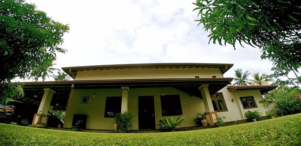 Airport Villa Katunayake Exterior photo