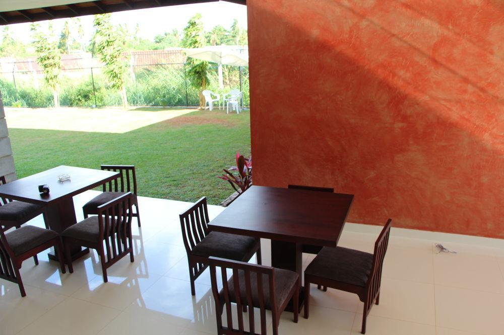 Airport Villa Katunayake Exterior photo